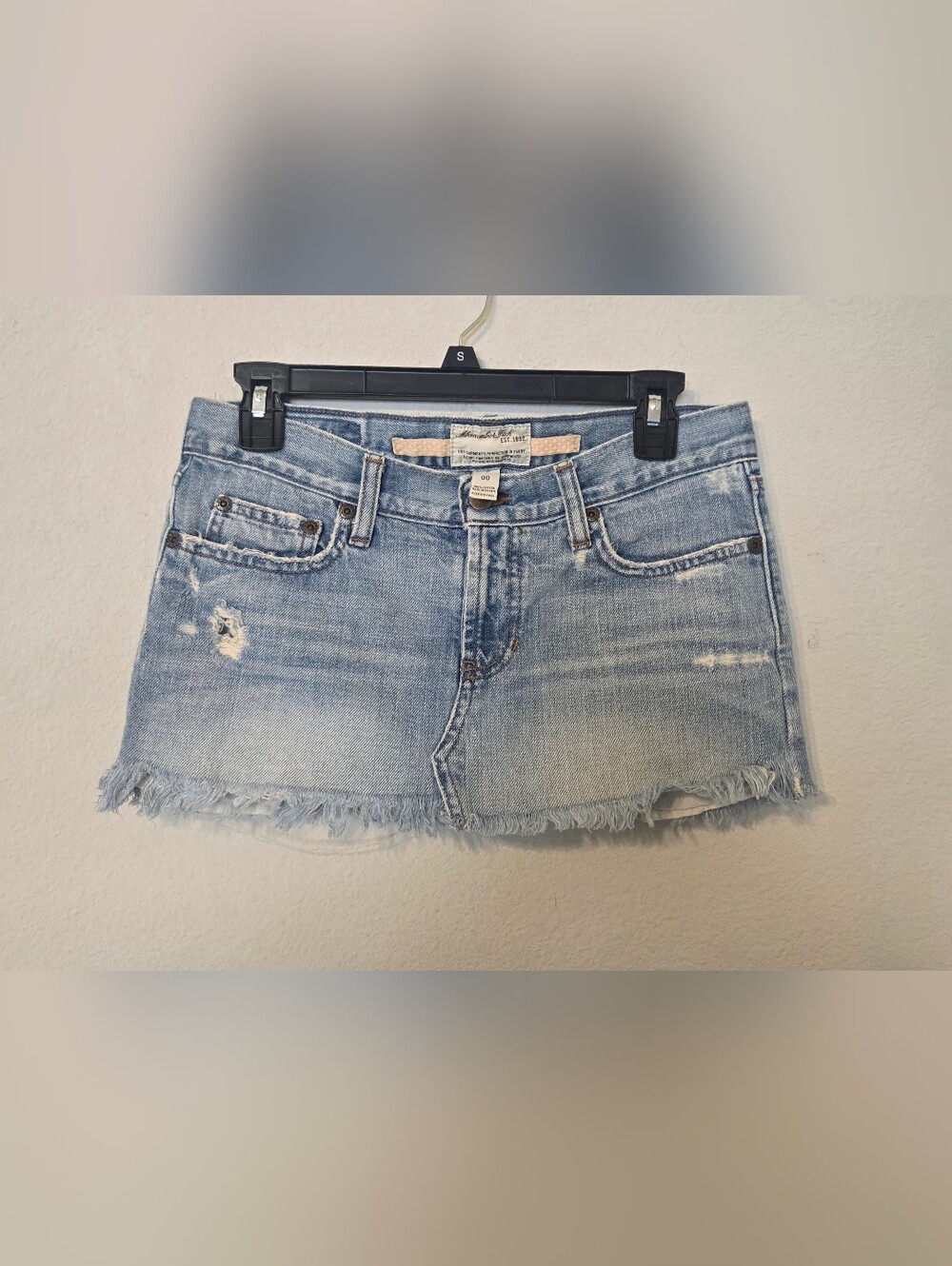 Abercrombie & Fitch Light Blue Distressed Denim Mini Skirt. Vintage Y2K